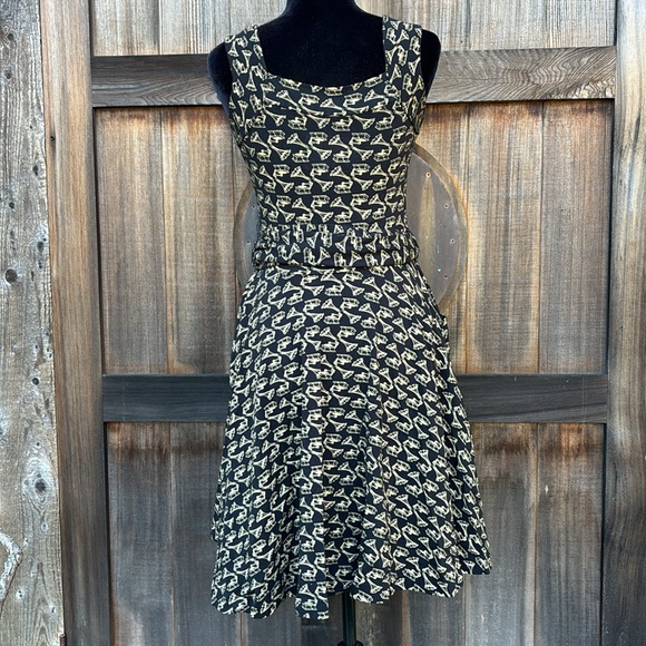 Effie’s Heart Sleeveless Dress - Picture 8 of 13